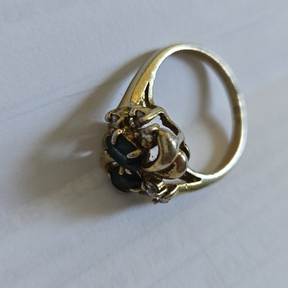 Ring - Picture 2 of 5